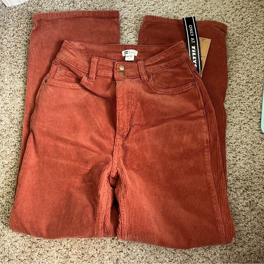 Billabong corduroy Pants!